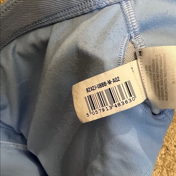 Gymshark BANDEAU SPORTS BRA Light Support Sky Blue Sports Bra Size Medium - Picture 8 of 8